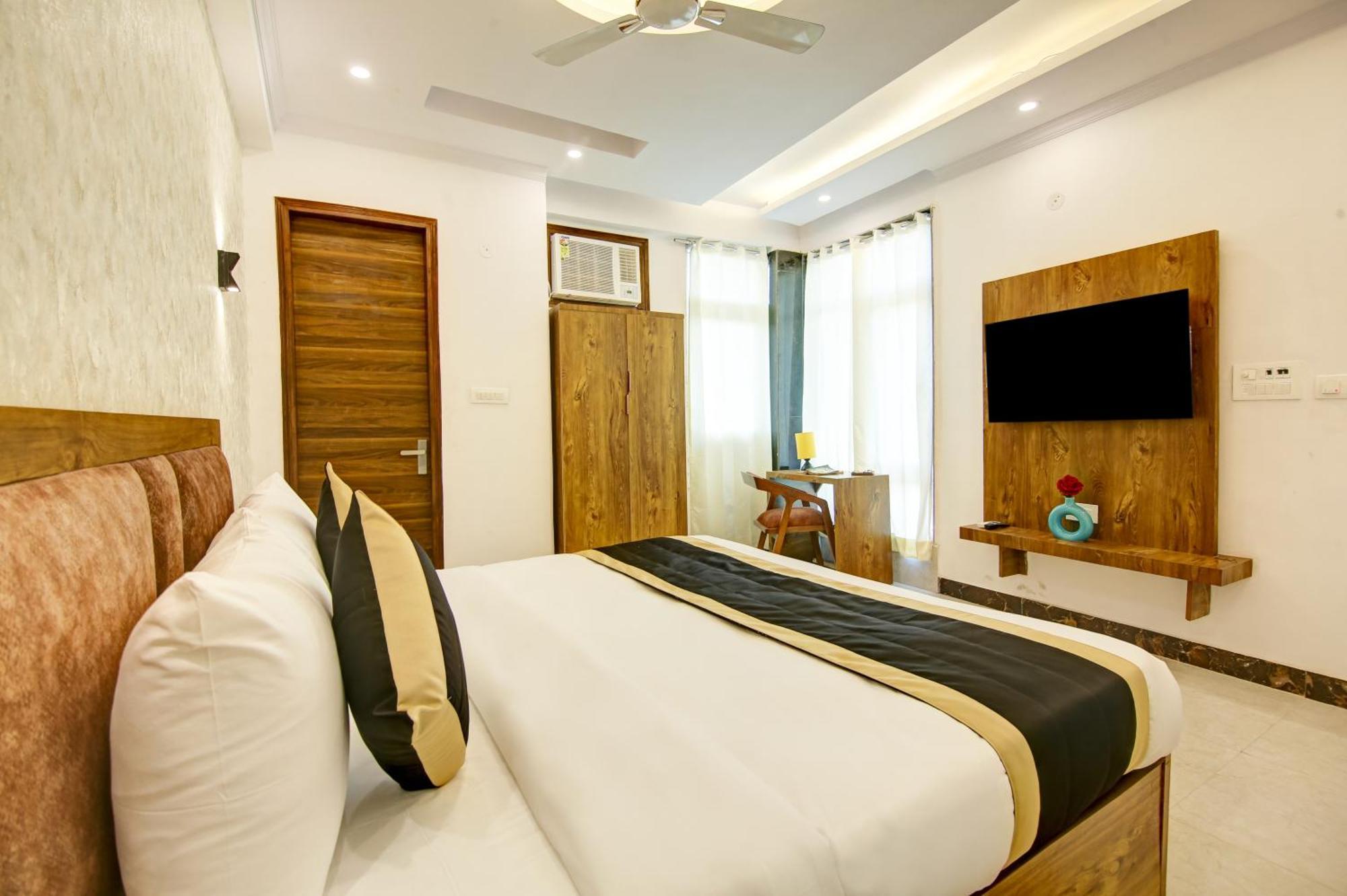 Hotel The Emporio Grand Near Vaishali Metro Station Ghaziabad Luaran gambar
