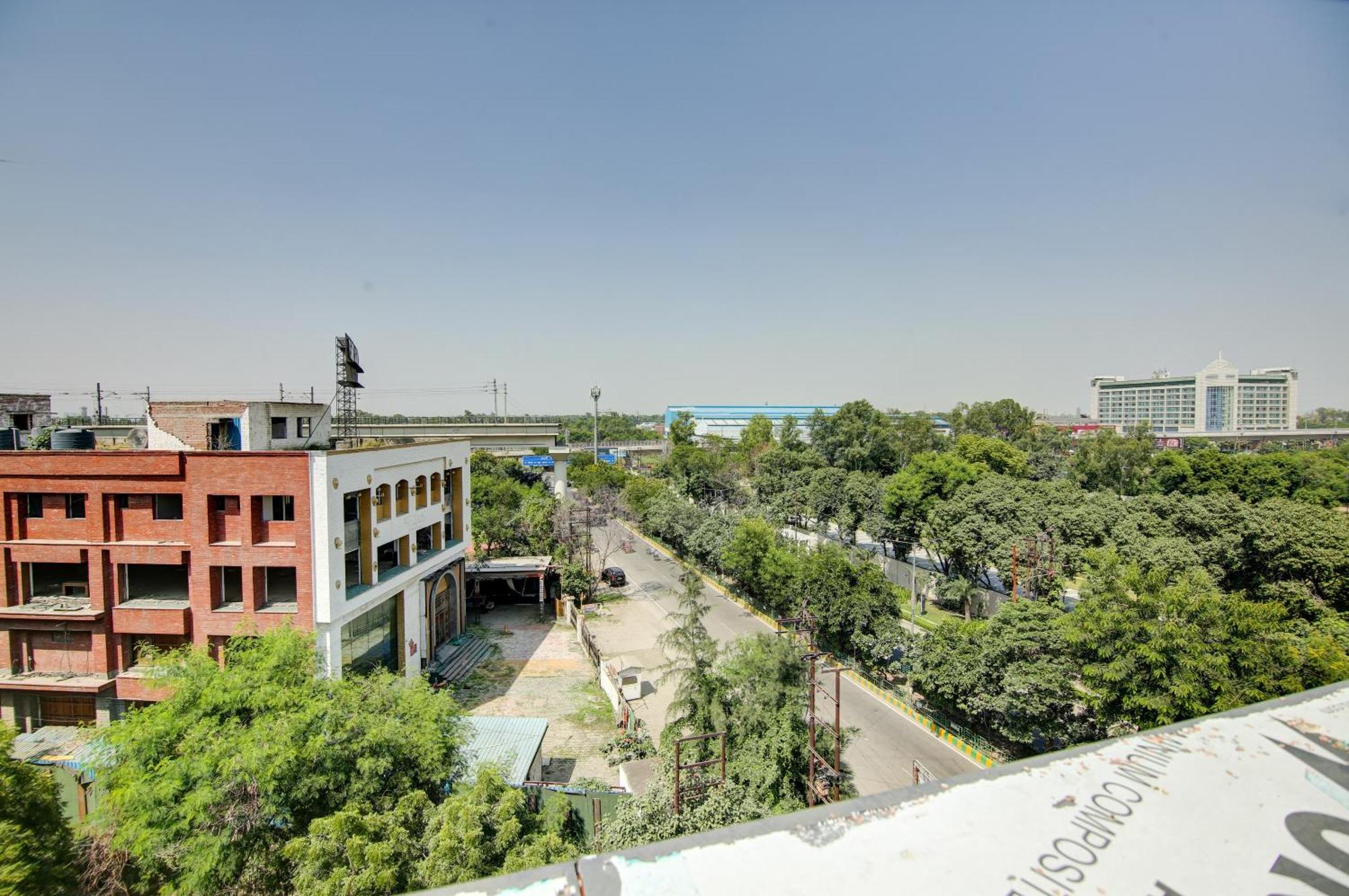 Hotel The Emporio Grand Near Vaishali Metro Station Ghaziabad Luaran gambar