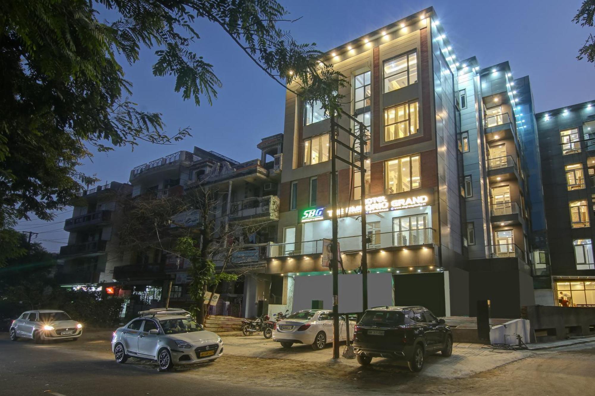 Hotel The Emporio Grand Near Vaishali Metro Station Ghaziabad Luaran gambar