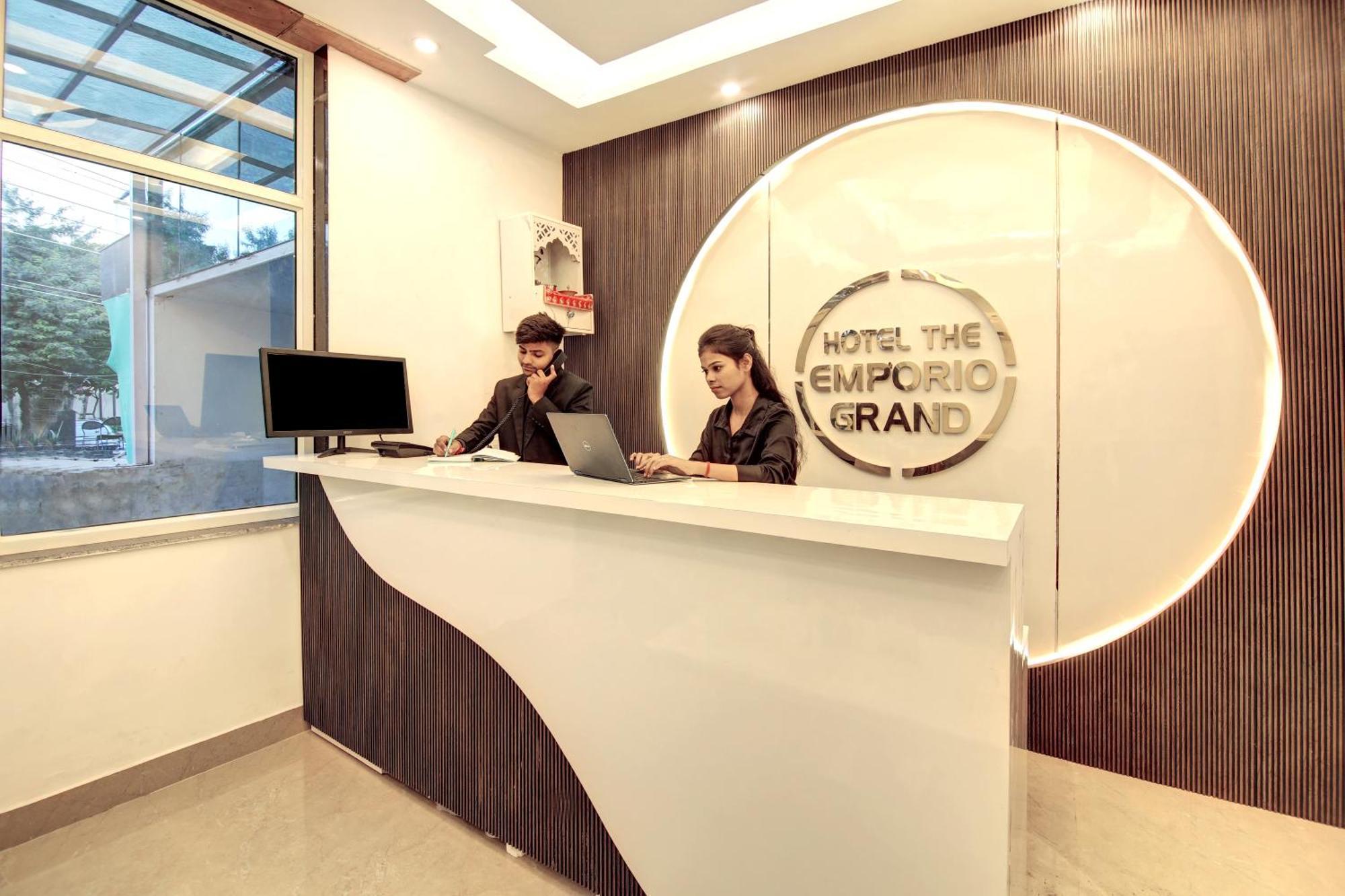 Hotel The Emporio Grand Near Vaishali Metro Station Ghaziabad Luaran gambar